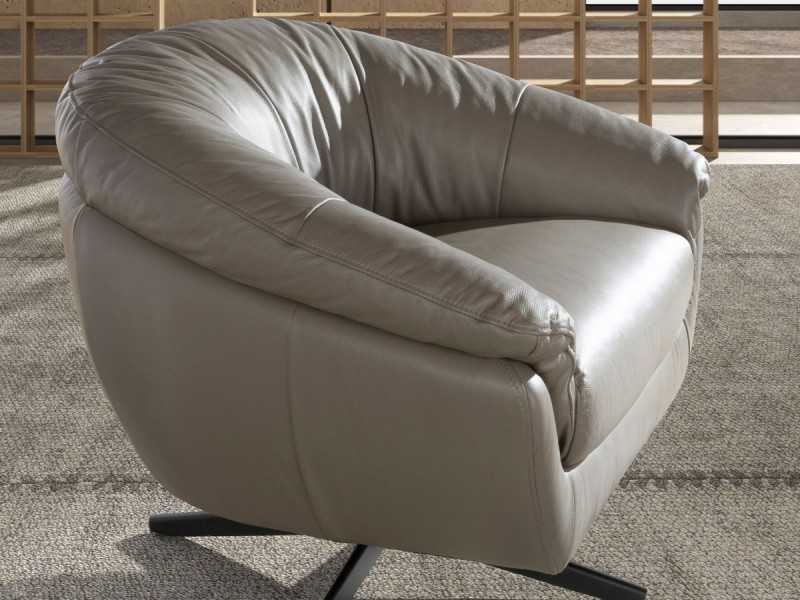 Fauteuil pivotant au design moderne, tapissé de cuir véritable - BARI