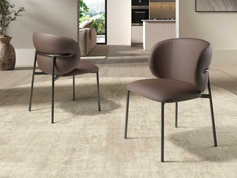 Silla de diseño con patas de acero inoxidable - ABACIAL