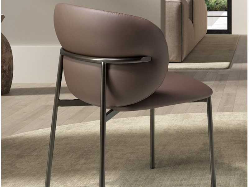 Silla de diseño con patas de acero inoxidable - ABACIAL