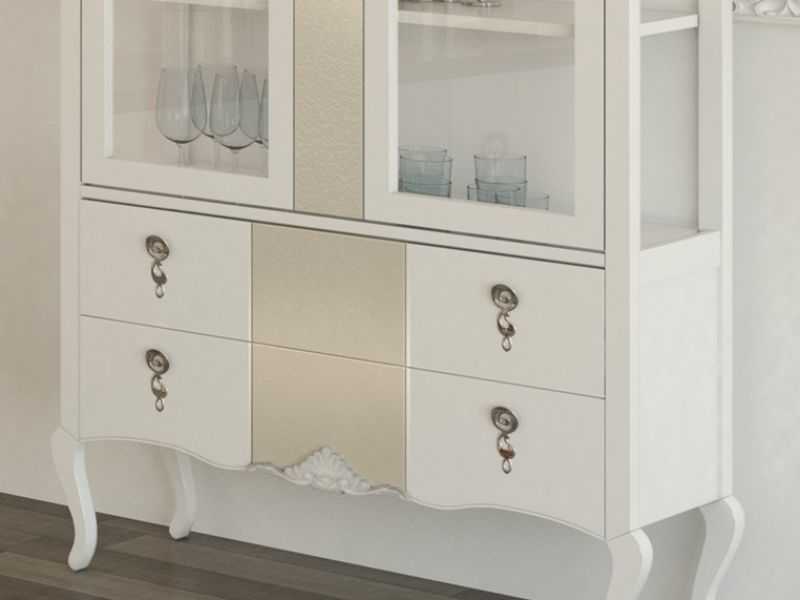 lacquered showcase - ROYAL